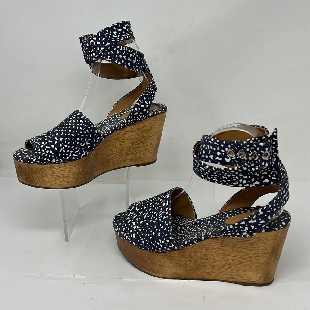 Gap Limited Edition Sz 39/US9 Made in Brazil Wrap Ankle Buckle Wood Wedge Sandal
